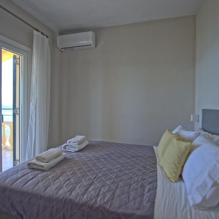Beachfront Villa Seasun By Posarellivillas Agios Spyridon (Corfu) Exterior foto
