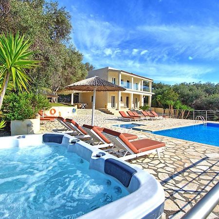 Beachfront Villa Seasun By Posarellivillas Agios Spyridon (Corfu) Exterior foto