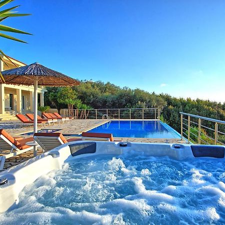 Beachfront Villa Seasun By Posarellivillas Agios Spyridon (Corfu) Exterior foto