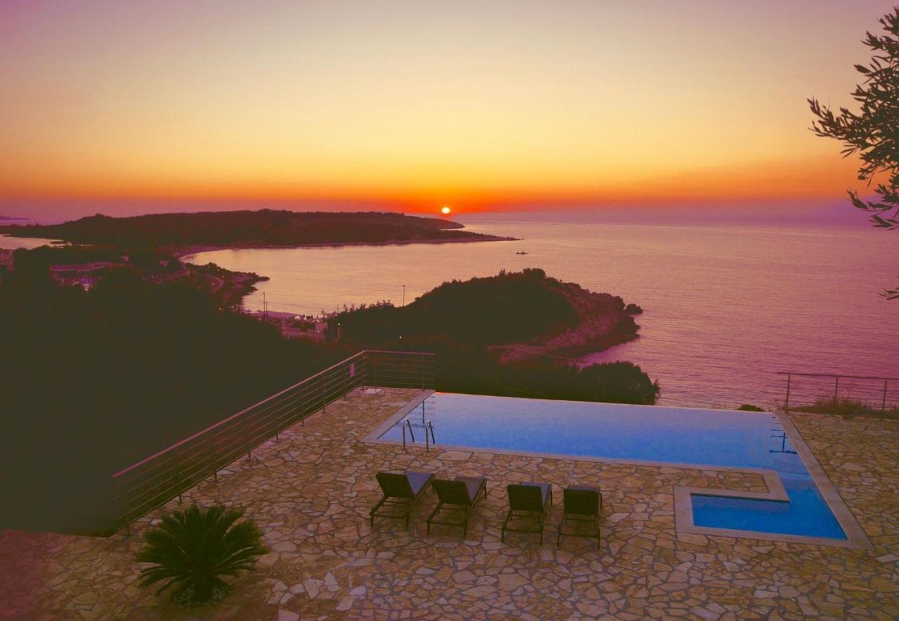 Beachfront Villa Seasun By Posarellivillas Agios Spyridon (Corfu) Exterior foto