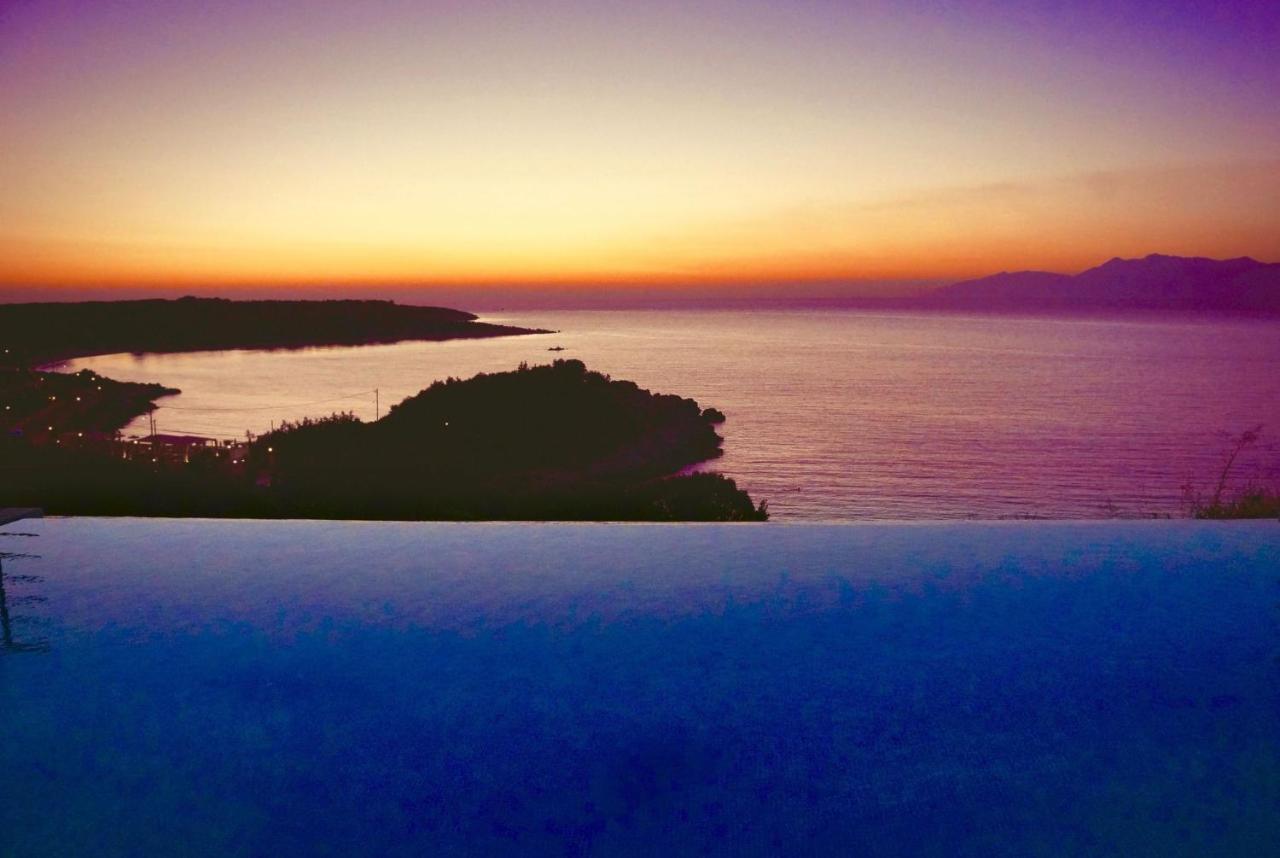Beachfront Villa Seasun By Posarellivillas Agios Spyridon (Corfu) Exterior foto
