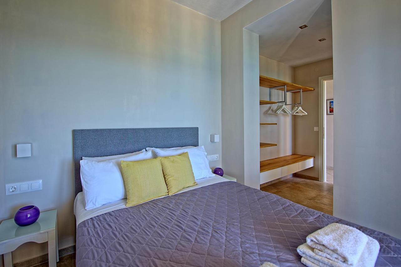 Beachfront Villa Seasun By Posarellivillas Agios Spyridon (Corfu) Exterior foto