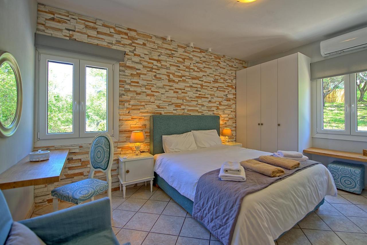 Beachfront Villa Seasun By Posarellivillas Agios Spyridon (Corfu) Exterior foto
