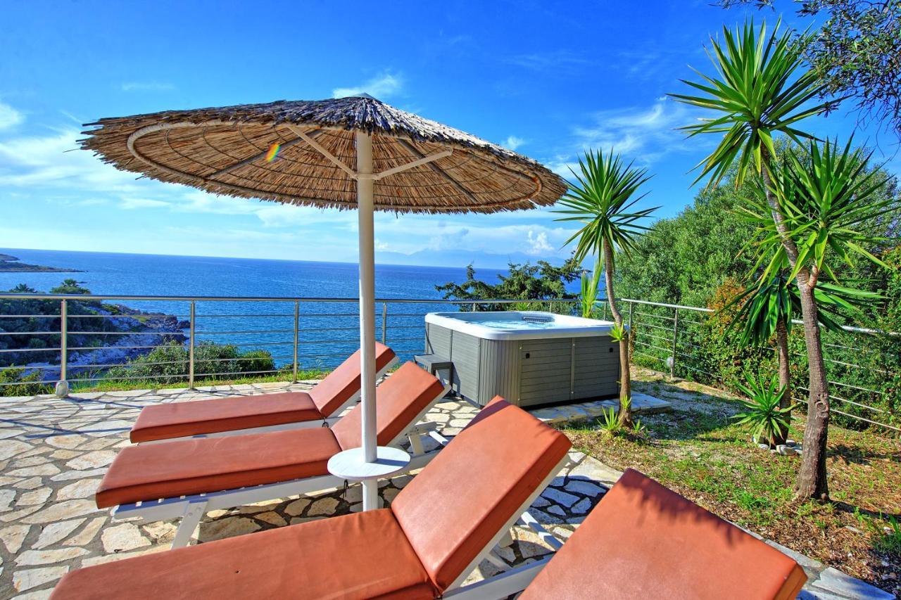 Beachfront Villa Seasun By Posarellivillas Agios Spyridon (Corfu) Exterior foto