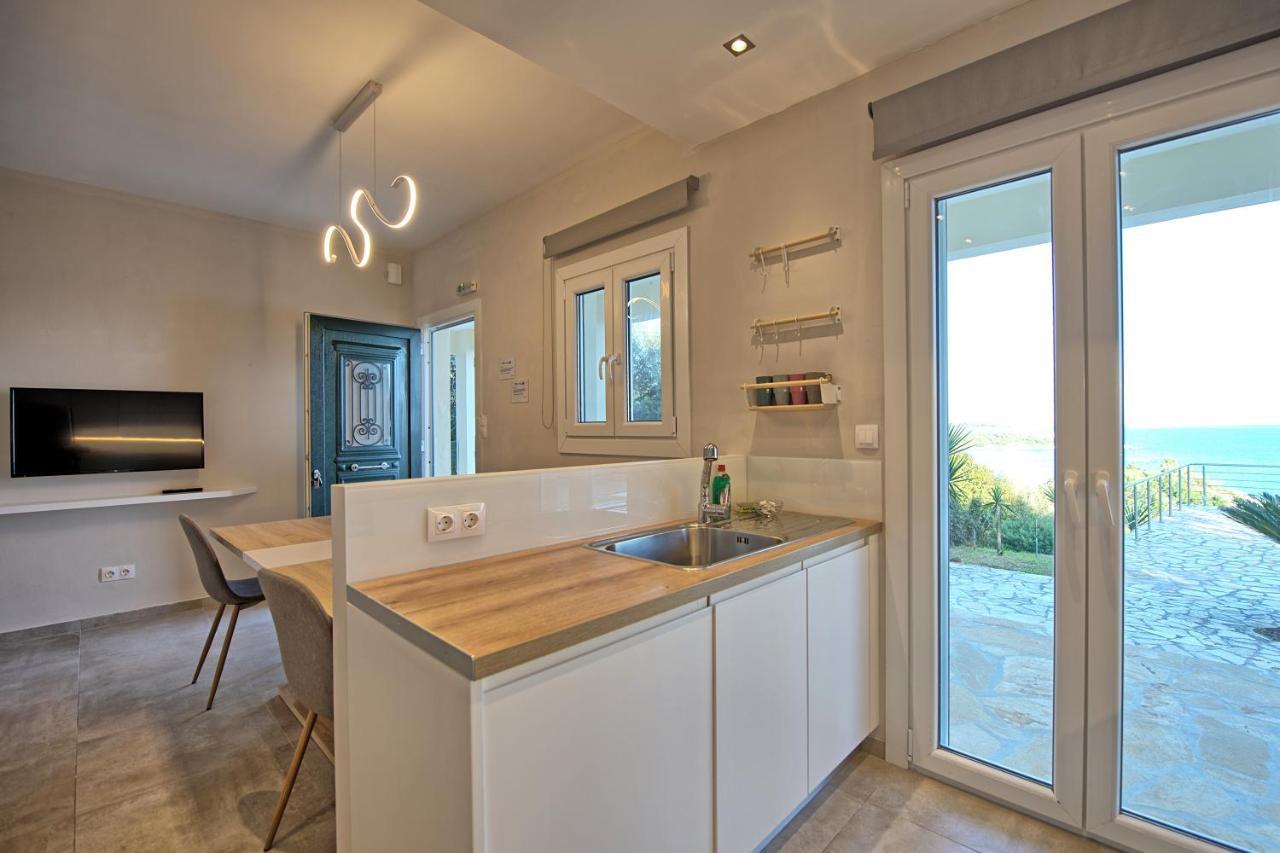 Beachfront Villa Seasun By Posarellivillas Agios Spyridon (Corfu) Exterior foto