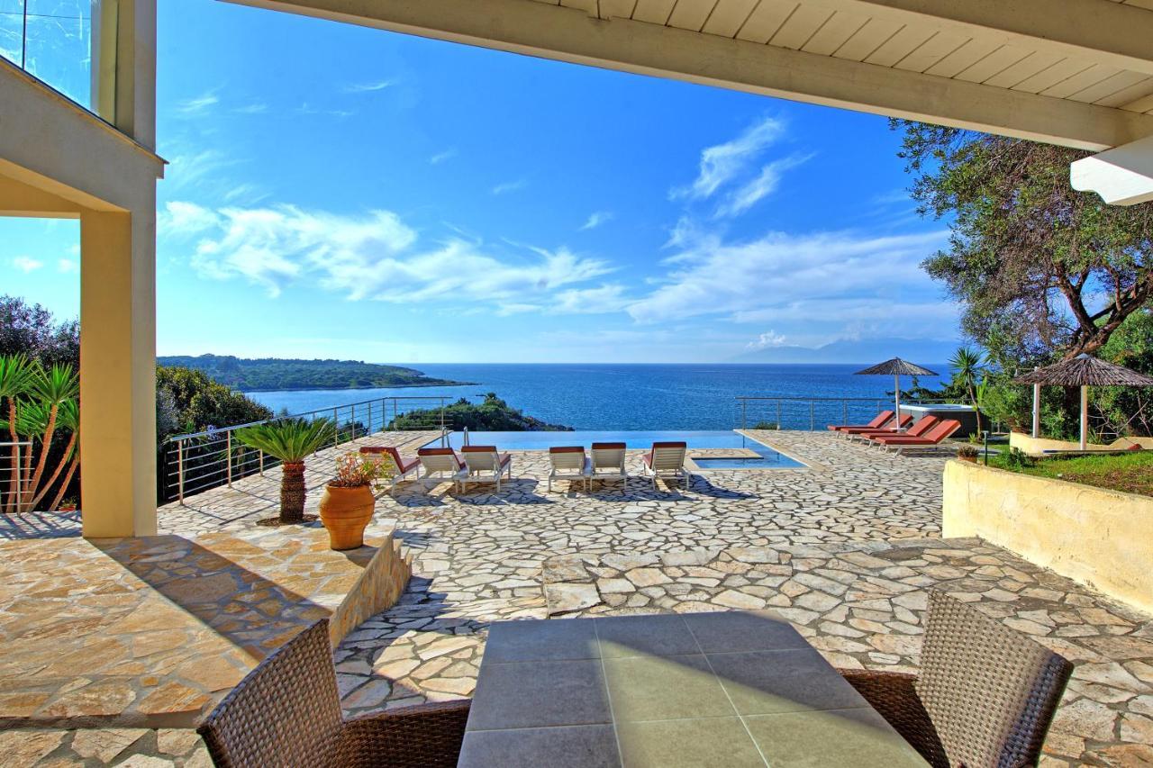 Beachfront Villa Seasun By Posarellivillas Agios Spyridon (Corfu) Exterior foto