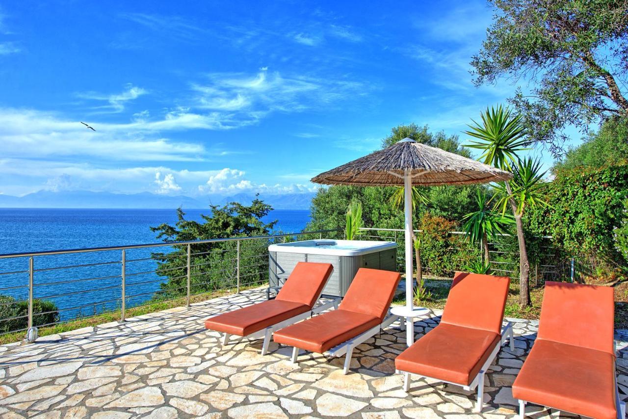 Beachfront Villa Seasun By Posarellivillas Agios Spyridon (Corfu) Exterior foto