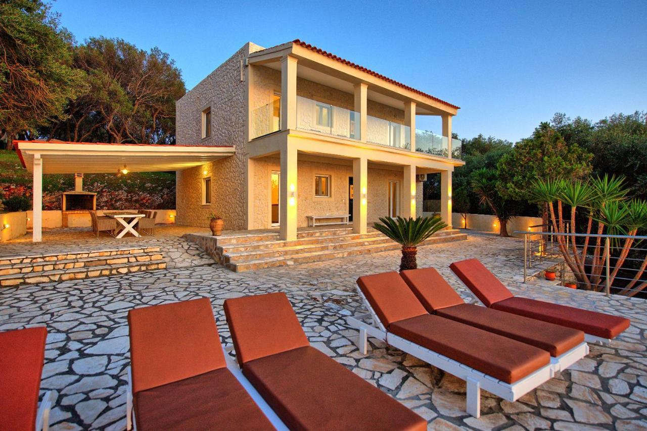 Beachfront Villa Seasun By Posarellivillas Agios Spyridon (Corfu) Exterior foto
