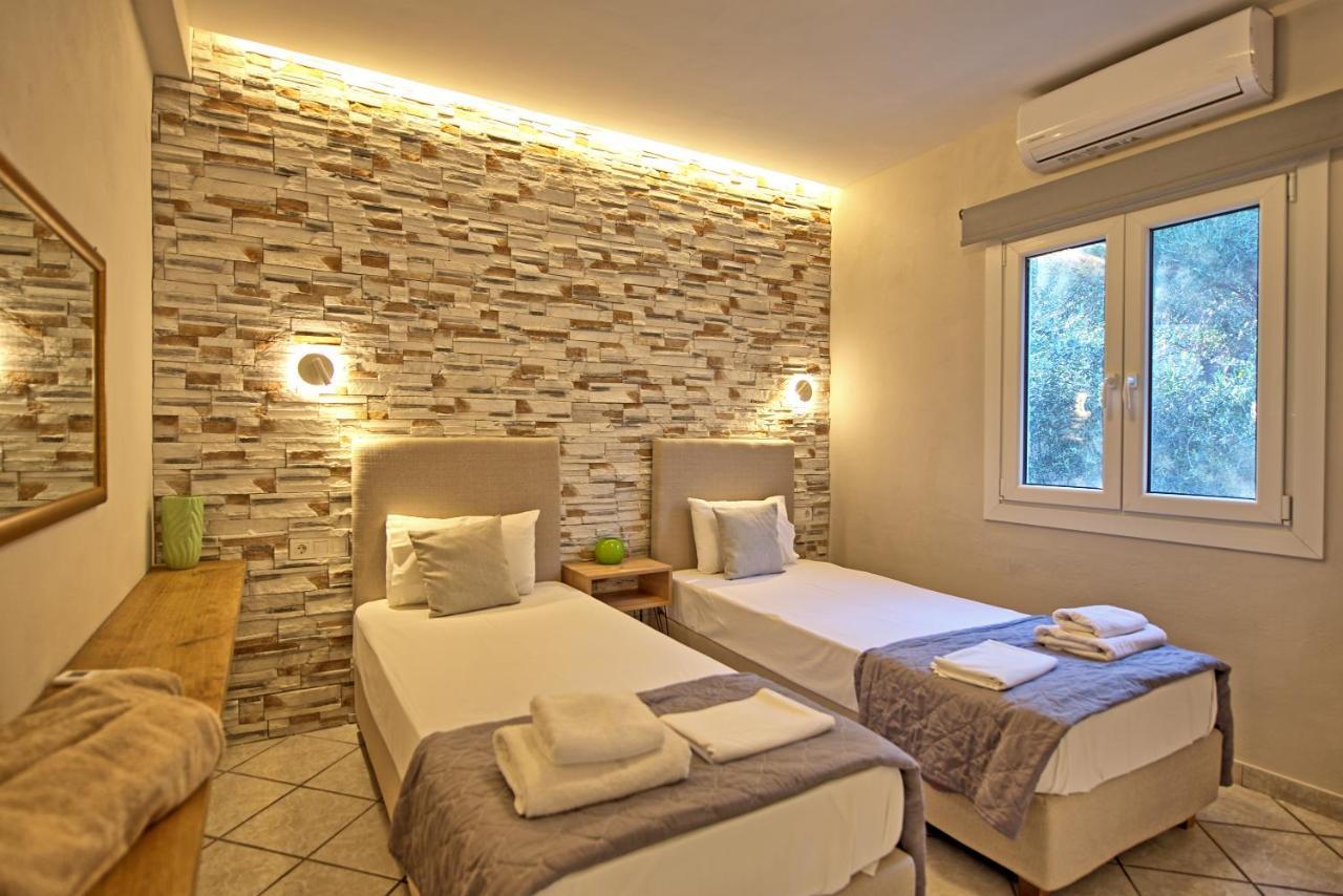 Beachfront Villa Seasun By Posarellivillas Agios Spyridon (Corfu) Exterior foto