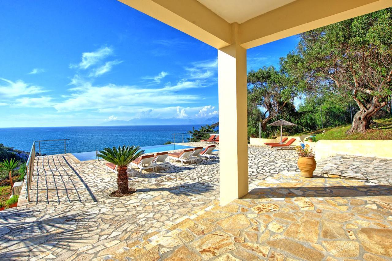 Beachfront Villa Seasun By Posarellivillas Agios Spyridon (Corfu) Exterior foto