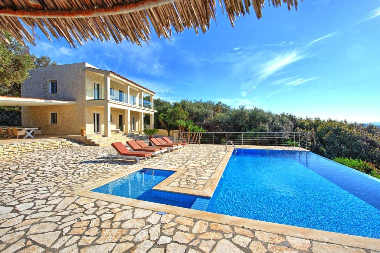 Beachfront Villa Seasun By Posarellivillas Agios Spyridon (Corfu) Exterior foto
